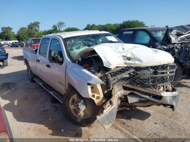  Salvage Chevrolet Silverado 2500