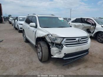  Salvage Toyota Highlander