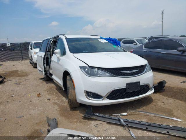  Salvage Chrysler Pacifica