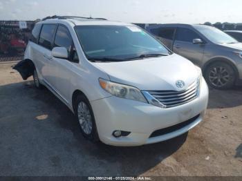  Salvage Toyota Sienna