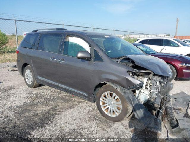  Salvage Toyota Sienna