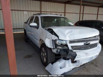  Salvage Chevrolet Avalanche 1500