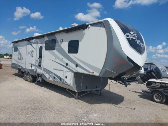  Salvage Highland Ridge Heartland Travel Trailer