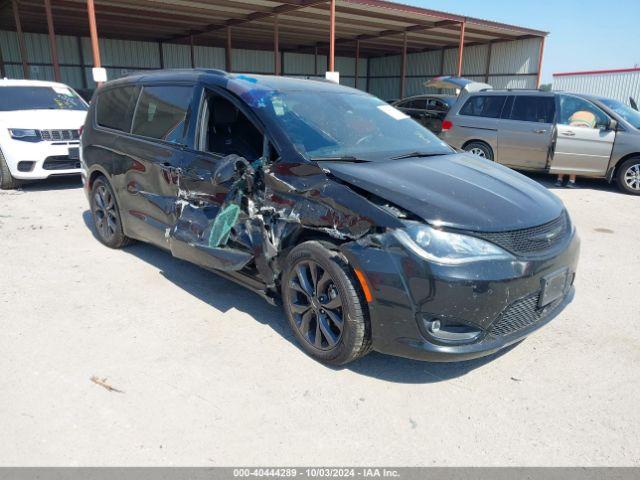  Salvage Chrysler Pacifica