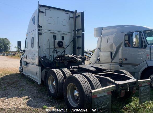  Salvage Freightliner Cascadia 125