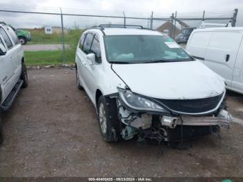  Salvage Chrysler Pacifica