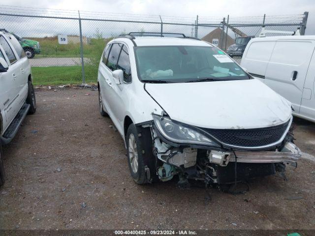  Salvage Chrysler Pacifica