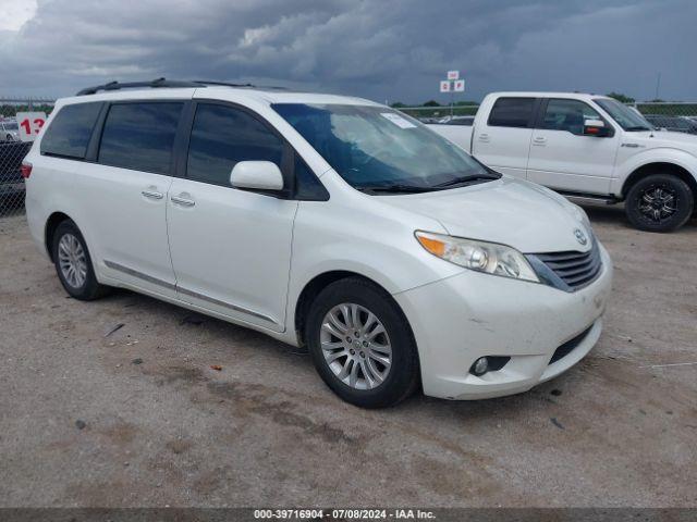  Salvage Toyota Sienna