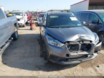  Salvage Nissan Kicks