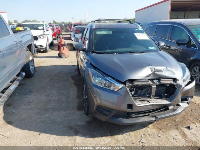  Salvage Nissan Kicks