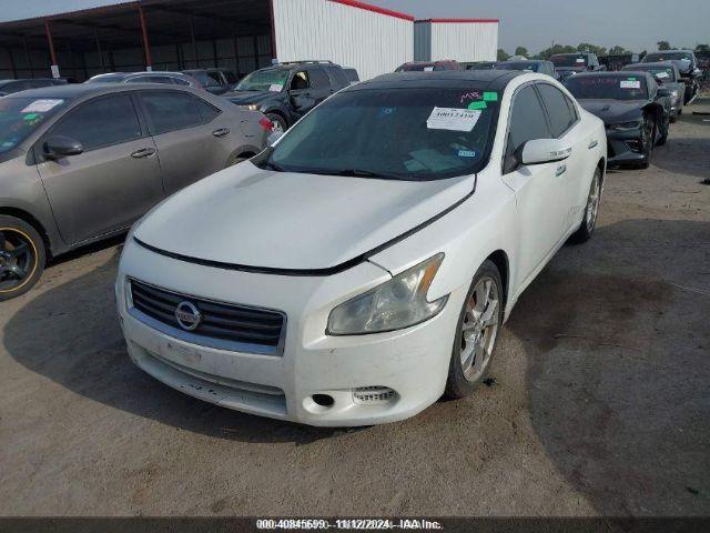  Salvage Nissan Maxima