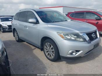  Salvage Nissan Pathfinder