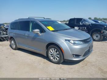  Salvage Chrysler Pacifica