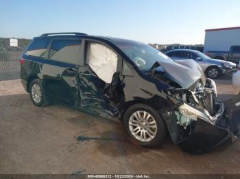  Salvage Toyota Sienna