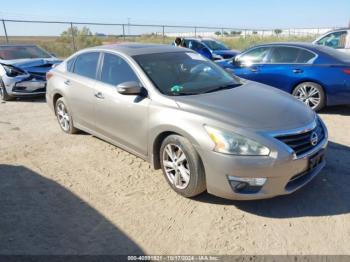  Salvage Nissan Altima