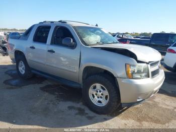  Salvage Chevrolet Avalanche 1500