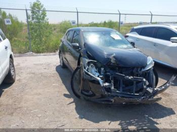  Salvage Nissan Kicks