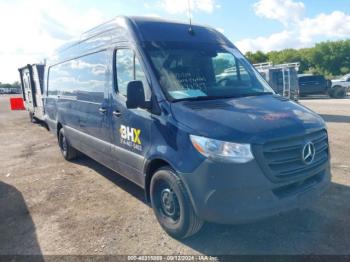  Salvage Mercedes-Benz Sprinter 2500