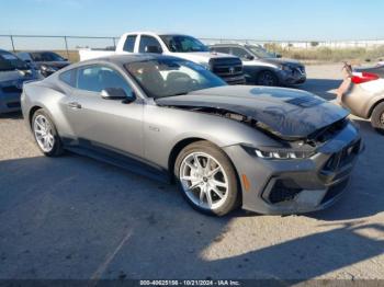  Salvage Ford Mustang