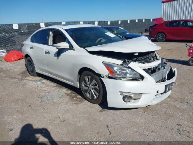  Salvage Nissan Altima