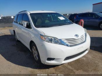  Salvage Toyota Sienna