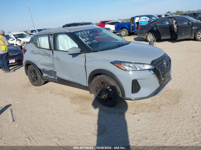  Salvage Nissan Kicks