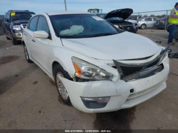  Salvage Nissan Altima