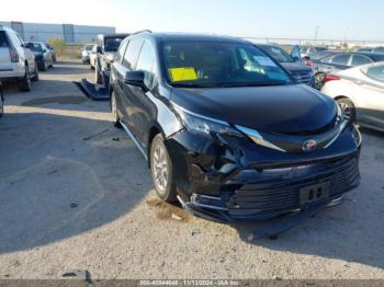  Salvage Toyota Sienna