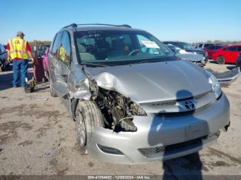  Salvage Toyota Sienna