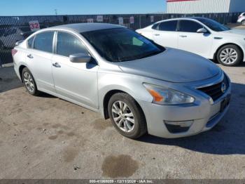  Salvage Nissan Altima