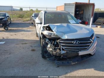  Salvage Hyundai TUCSON