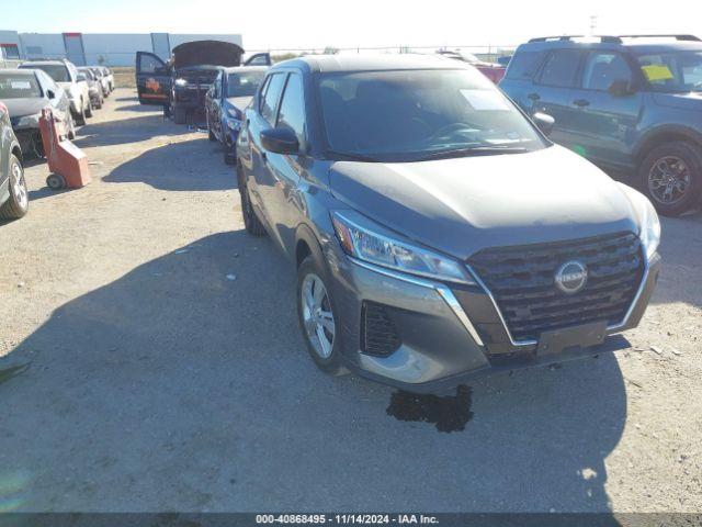  Salvage Nissan Kicks