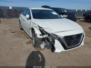  Salvage Nissan Altima