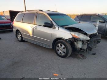  Salvage Toyota Sienna