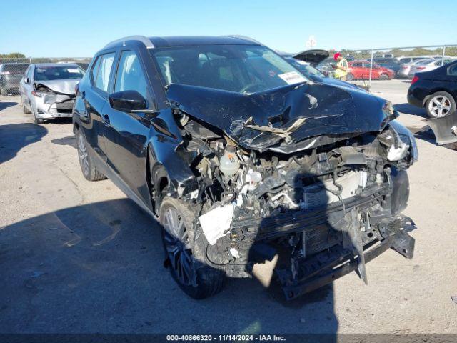  Salvage Nissan Kicks