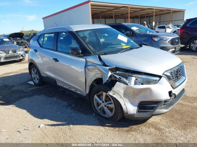  Salvage Nissan Kicks