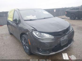  Salvage Chrysler Pacifica