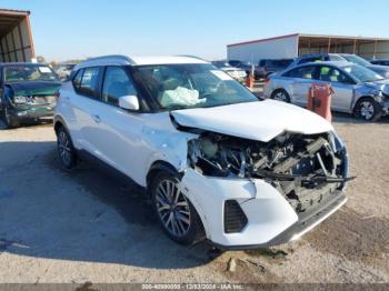  Salvage Nissan Kicks