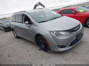  Salvage Chrysler Pacifica