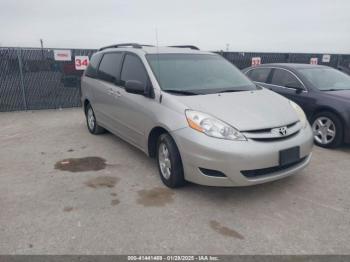  Salvage Toyota Sienna