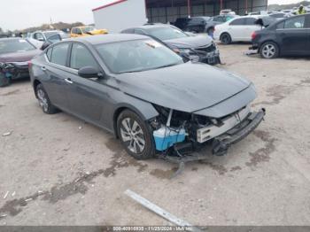  Salvage Nissan Altima