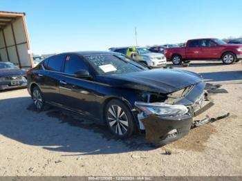  Salvage Nissan Altima