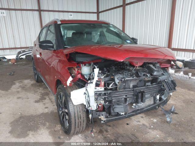  Salvage Nissan Kicks