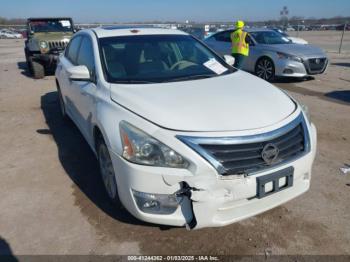  Salvage Nissan Altima