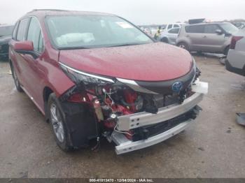  Salvage Toyota Sienna