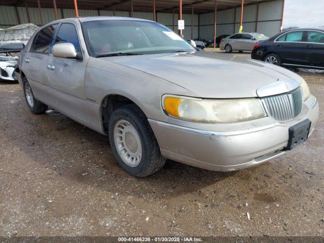  Salvage Lincoln Towncar