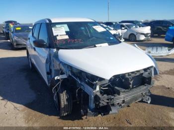  Salvage Nissan Kicks