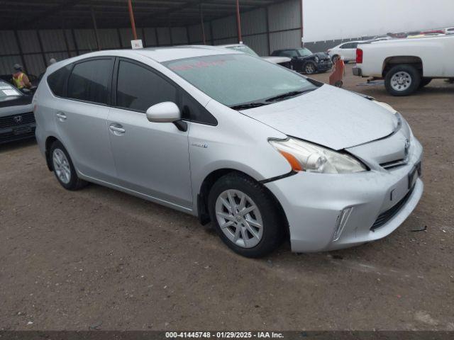  Salvage Toyota Prius v