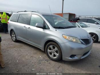  Salvage Toyota Sienna