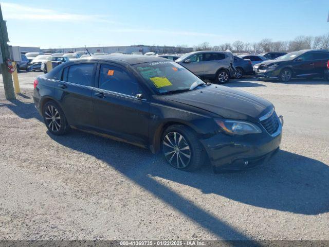  Salvage Chrysler 200